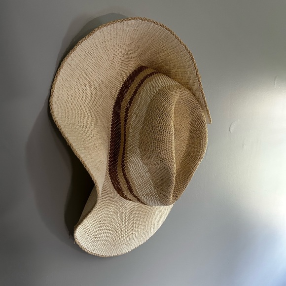 Hat bundle! 3 hats included - Picture 2 of 9